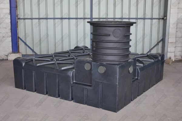 ultraplatte-kunststof-regenwaterput-3000-liter-met-versterkte-schachtverlenging-en-stalen-deksel